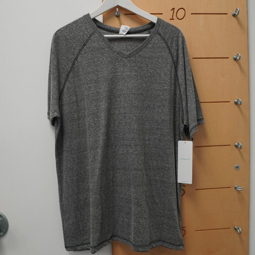 Alo Yoga Vneck